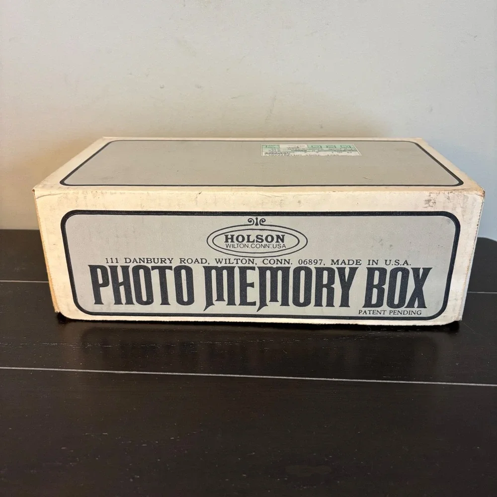 Vintage Holson Photo Memory Box | Faux Leather | 3.5 x 5 Photos | 200 Photos